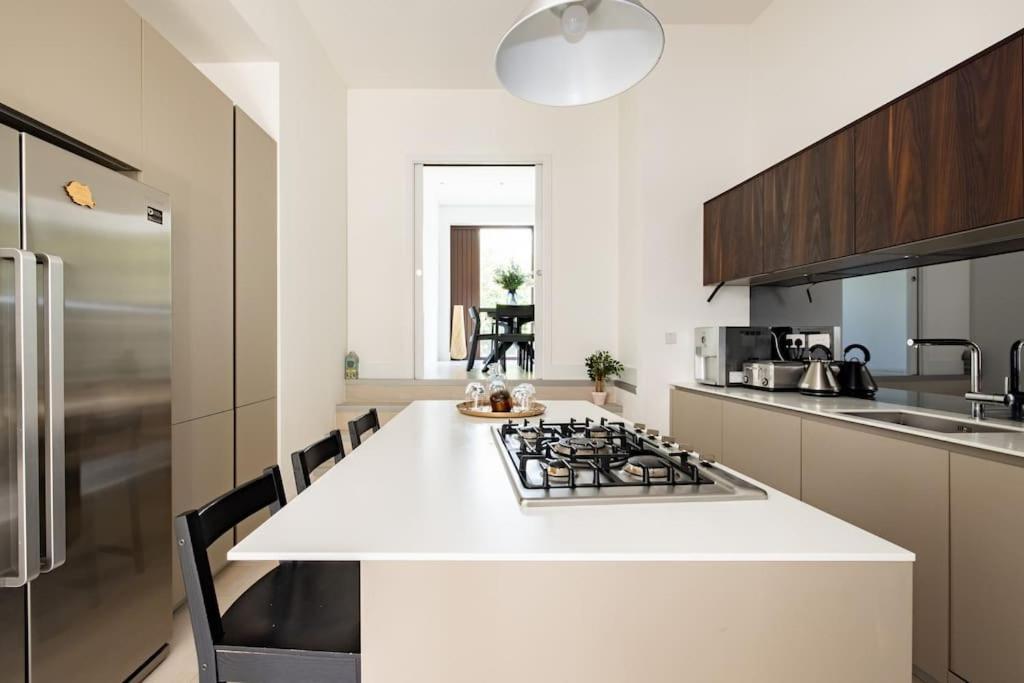 Casa vacanze Modern 3 Bedroom Townhouse By Wild Roses *