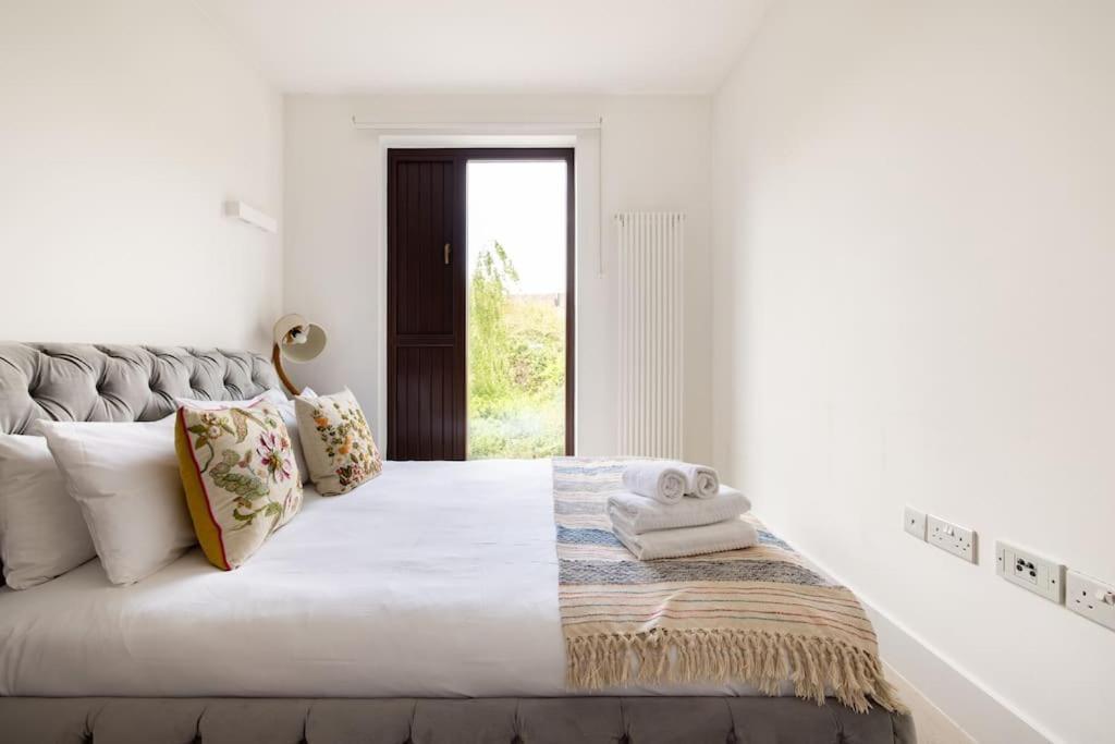 Modern 3 Bedroom Townhouse By Wild Roses Casa vacanze Londra
