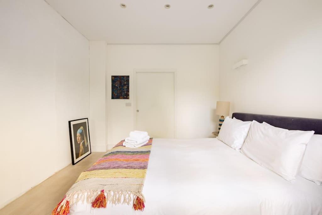 Modern 3 Bedroom Townhouse By Wild Roses * Londra